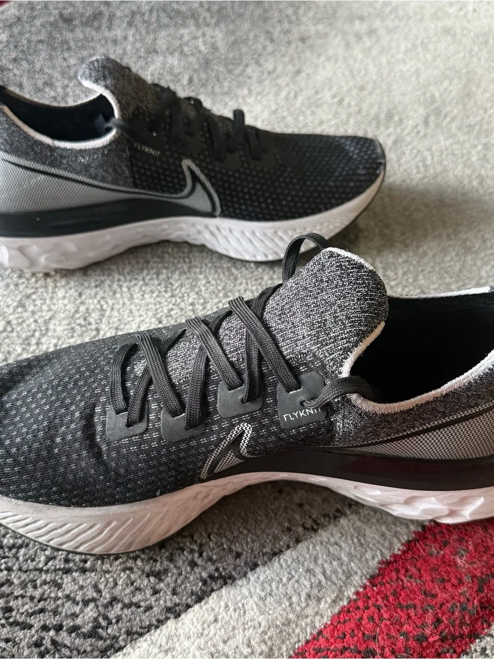 Nike Men's Black and White Knit Running Shoes